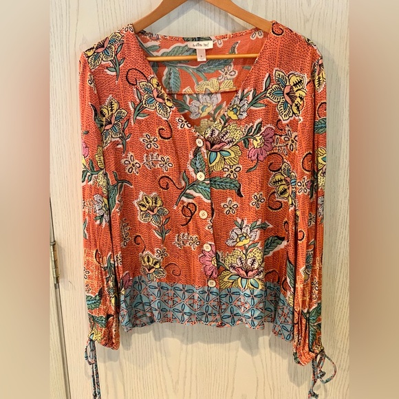 Willow & Root Floral Blouse - Picture 3 of 11